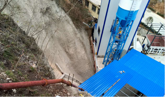 <span style="color:#000000;">陕西有色秦鼎矿业</span>